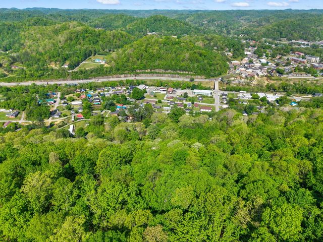 249 3rd Street, Manchester, KY 40962