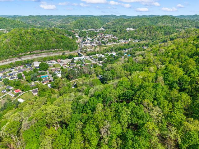249 3rd Street, Manchester, KY 40962