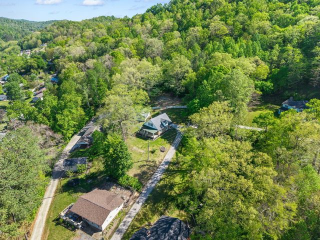 249 3rd Street, Manchester, KY 40962