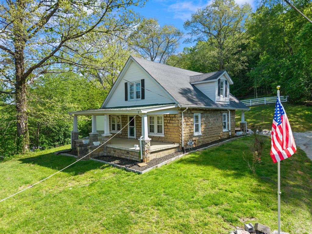 249 3rd Street, Manchester, KY 40962
