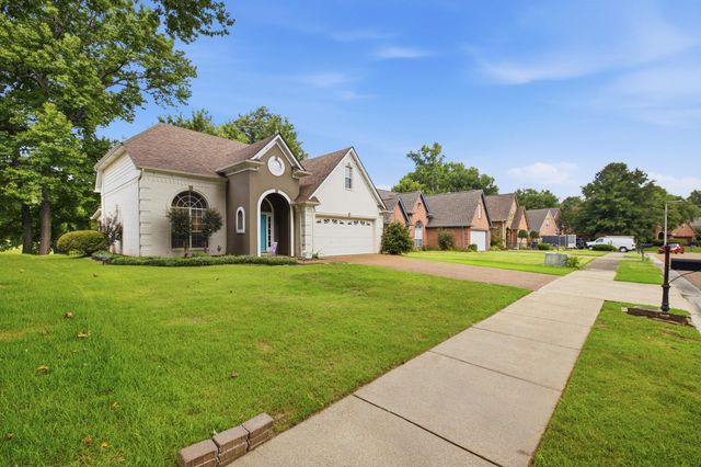 4075 FAIRWAY VIEW CIR W, Bartlett, TN 38135