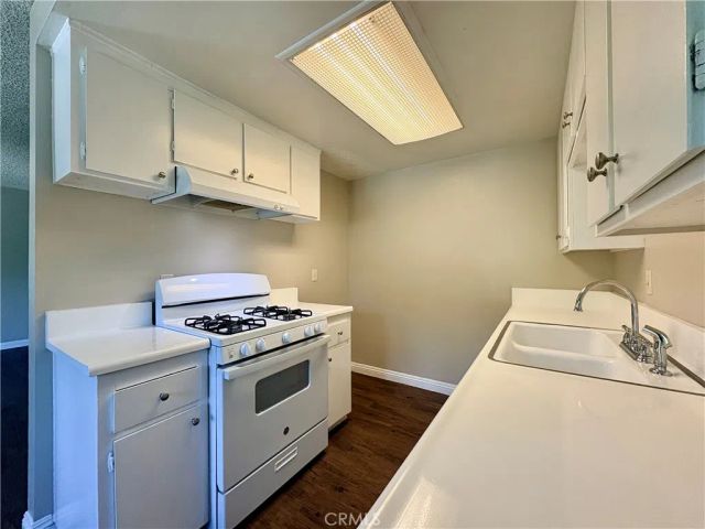 1452 3rd Street 6, La Verne, CA 91750