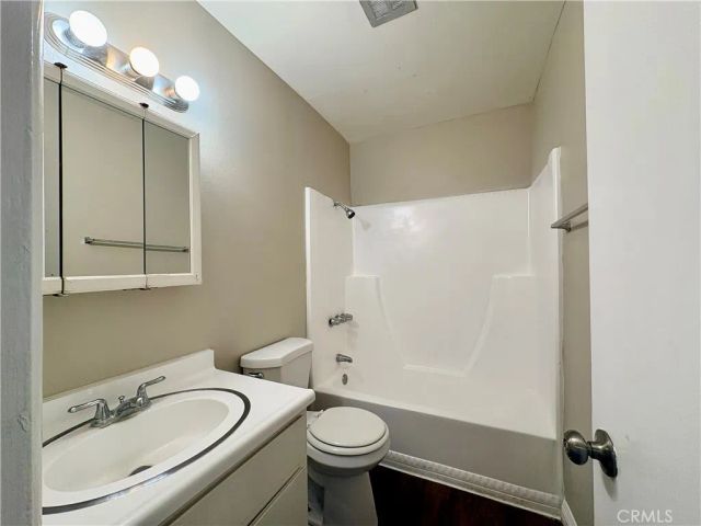 1452 3rd Street 6, La Verne, CA 91750