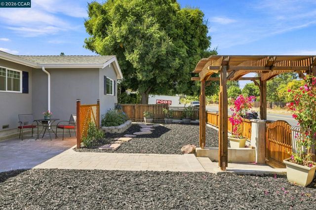 1704 Denkinger Rd., Concord, CA 94521