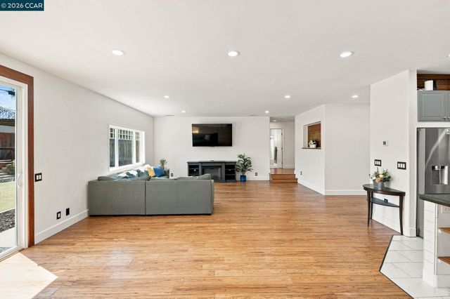1704 Denkinger Rd., Concord, CA 94521
