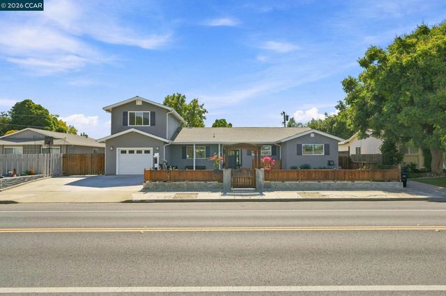 1704 Denkinger Rd., Concord, CA 94521