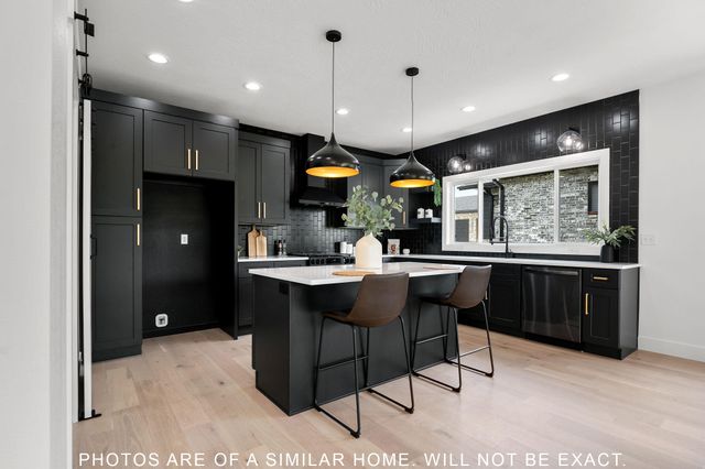 1221 W Rainey Street, Ozark, MO 65721