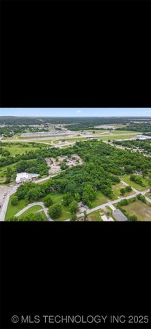 E 27th Place, Tulsa, OK 74114