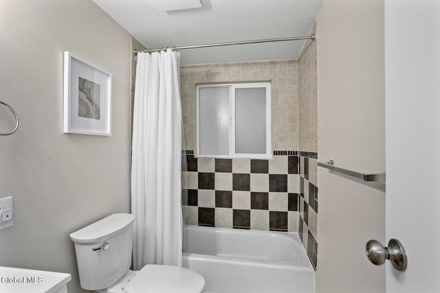 66 Hathorn Boulevard, Saratoga Springs, NY 12866