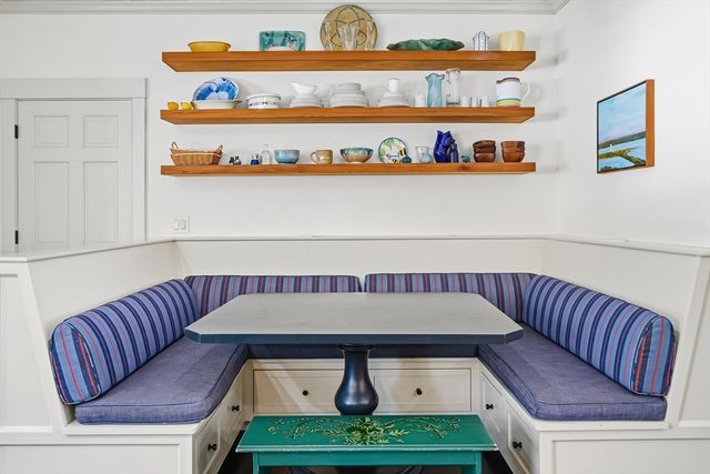 241 Daggett Avenue, Tisbury, MA 02568