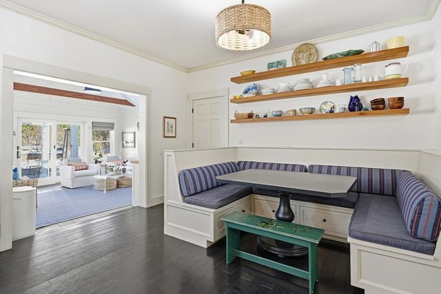 241 Daggett Avenue, Tisbury, MA 02568