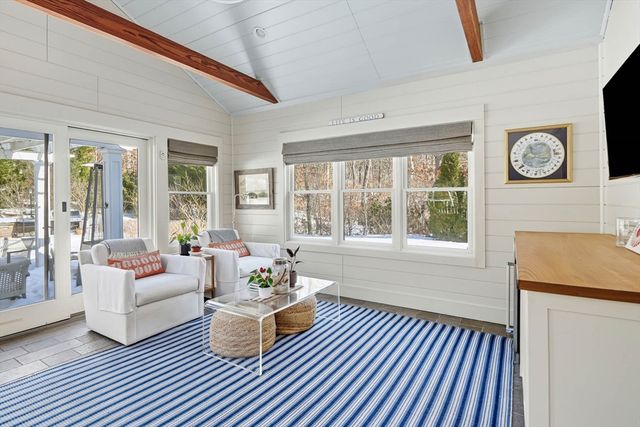 241 Daggett Avenue, Tisbury, MA 02568