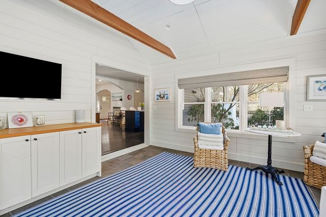 241 Daggett Avenue, Tisbury, MA 02568