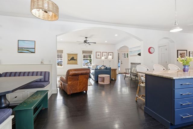 241 Daggett Avenue, Tisbury, MA 02568