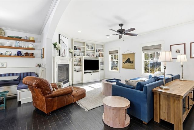 241 Daggett Avenue, Tisbury, MA 02568