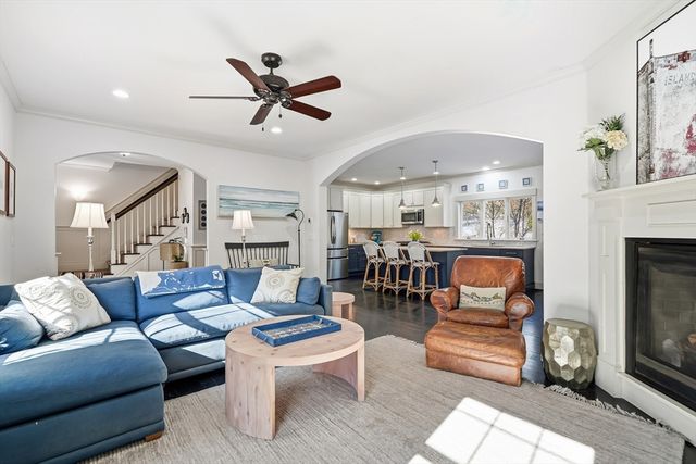 241 Daggett Avenue, Tisbury, MA 02568