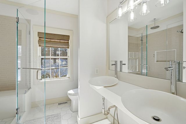 241 Daggett Avenue, Tisbury, MA 02568