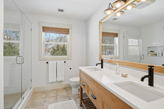 241 Daggett Avenue, Tisbury, MA 02568