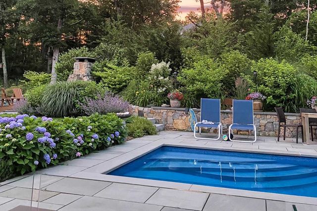 241 Daggett Avenue, Tisbury, MA 02568