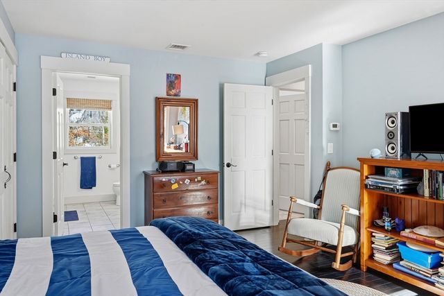 241 Daggett Avenue, Tisbury, MA 02568