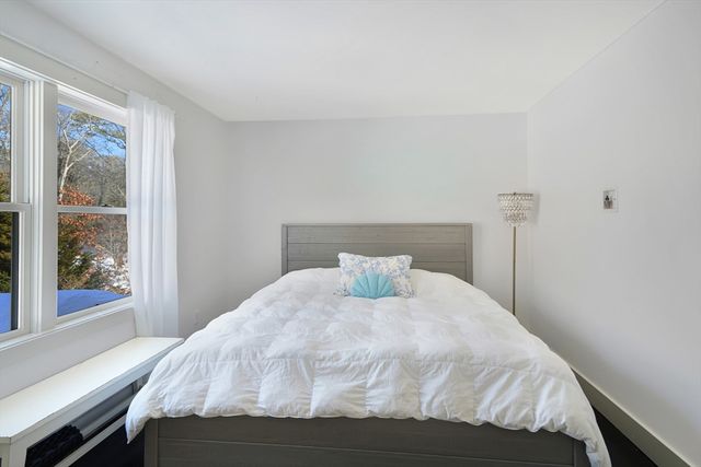 241 Daggett Avenue, Tisbury, MA 02568