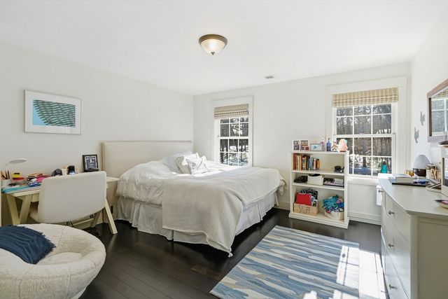 241 Daggett Avenue, Tisbury, MA 02568