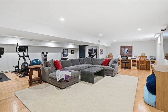 241 Daggett Avenue, Tisbury, MA 02568