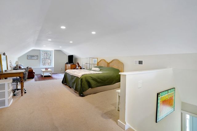 241 Daggett Avenue, Tisbury, MA 02568