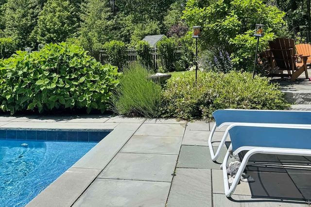 241 Daggett Avenue, Tisbury, MA 02568