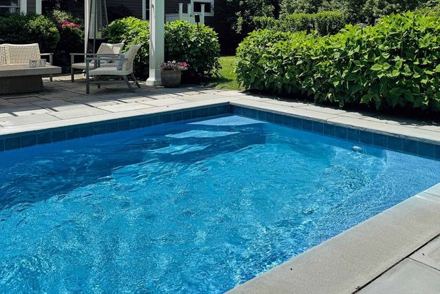 241 Daggett Avenue, Tisbury, MA 02568