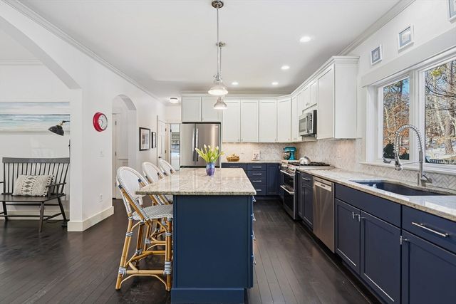 241 Daggett Avenue, Tisbury, MA 02568