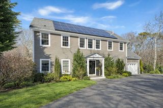 241 Daggett Avenue, Tisbury, MA 02568