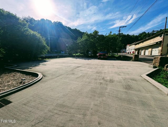 221 East Main Street, Clintwood, VA 24228