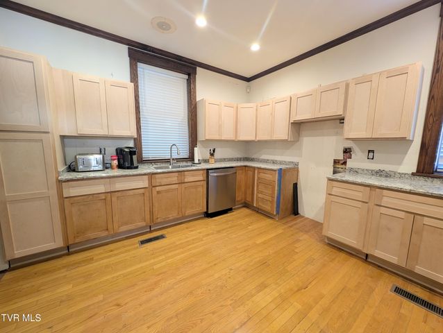 221 East Main Street, Clintwood, VA 24228
