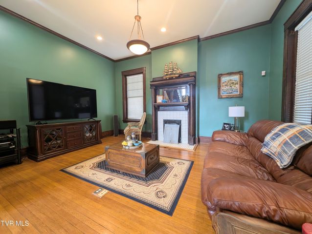 221 East Main Street, Clintwood, VA 24228