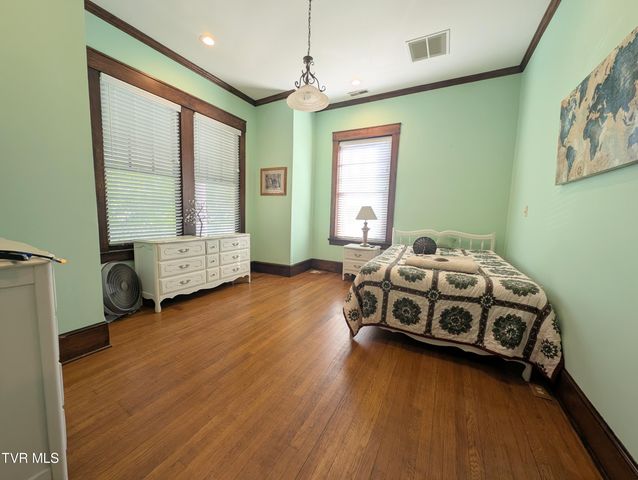 221 East Main Street, Clintwood, VA 24228