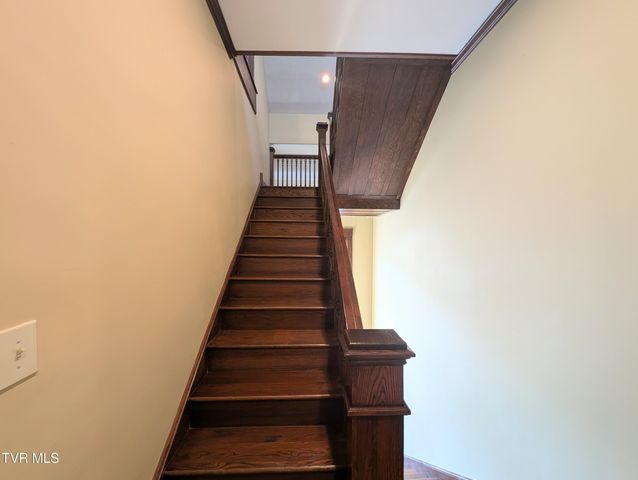221 East Main Street, Clintwood, VA 24228
