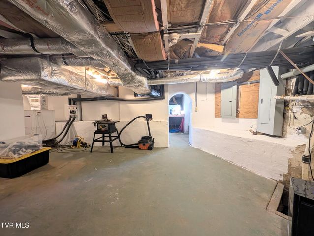 221 East Main Street, Clintwood, VA 24228