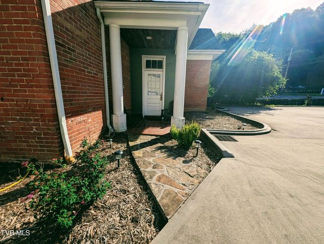221 East Main Street, Clintwood, VA 24228