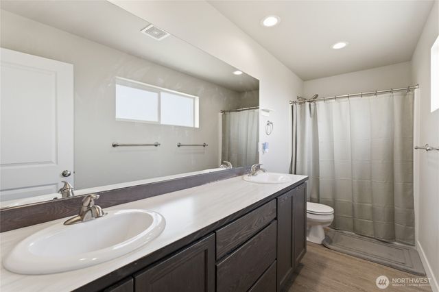 2247 S Mystical Loop, East Wenatchee, WA 98802