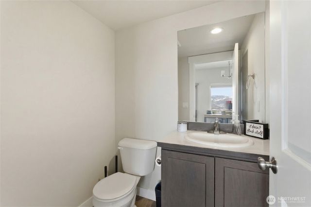 2247 S Mystical Loop, East Wenatchee, WA 98802