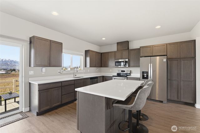 2247 S Mystical Loop, East Wenatchee, WA 98802