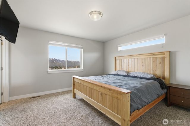 2247 S Mystical Loop, East Wenatchee, WA 98802