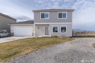 2247 S Mystical Loop, East Wenatchee, WA 98802
