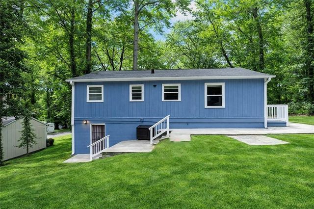 2190 Swallow SE Circle, Atlanta, GA 30315