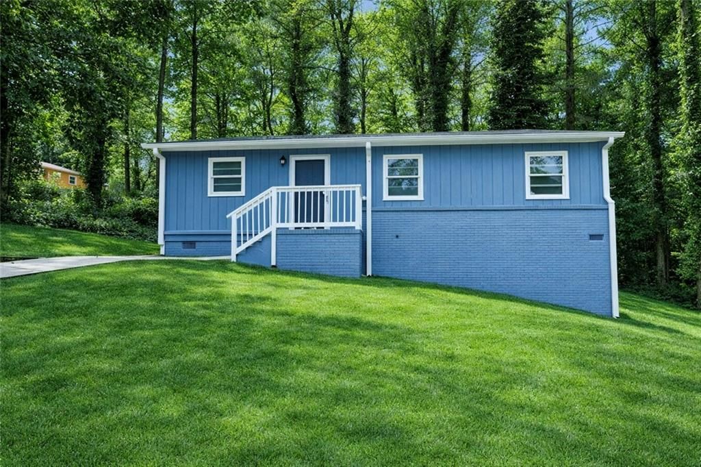 2190 Swallow SE Circle, Atlanta, GA 30315