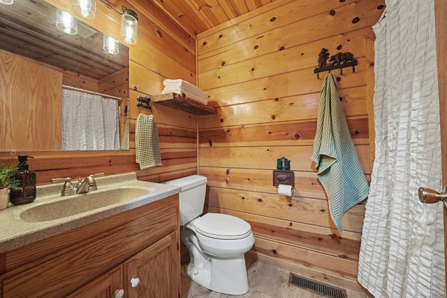 19720 Bear Ct, Volcano, CA 95689