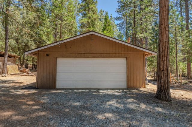 19720 Bear Ct, Volcano, CA 95689