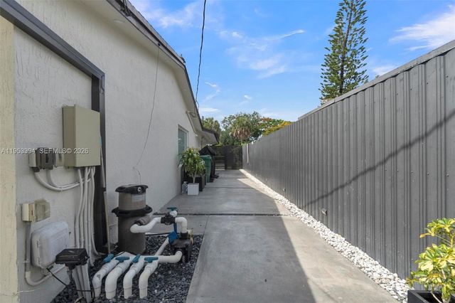 12225 SW 42nd St, Miami, FL 33175