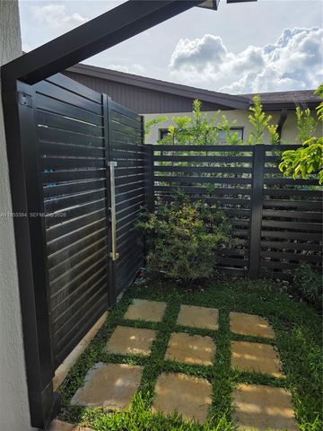 12225 SW 42nd St, Miami, FL 33175